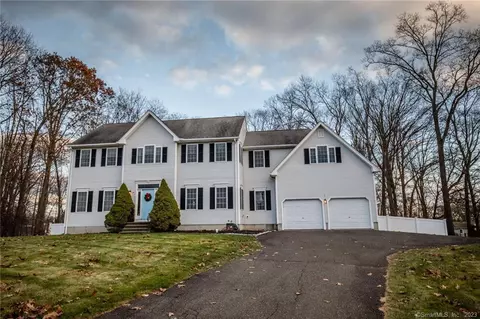 124 Pierson Dr, Wallingford, CT 06492