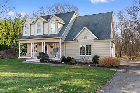 51 River Crest Dr, Stonington, CT 06379