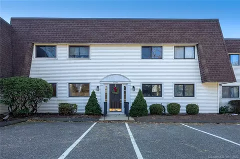 92 Hulls Hwy #92, Southport, CT 06890