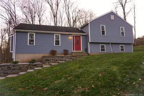 51 Mack Rd, Middlefield, CT 06455
