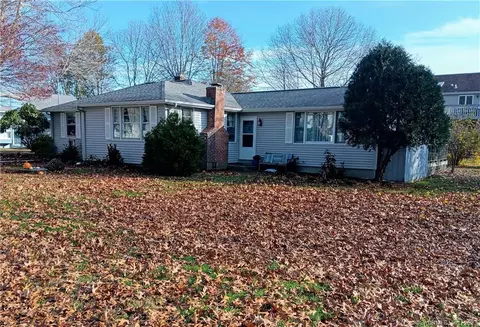 58 Nehantic Dr, East Lyme, CT 06357