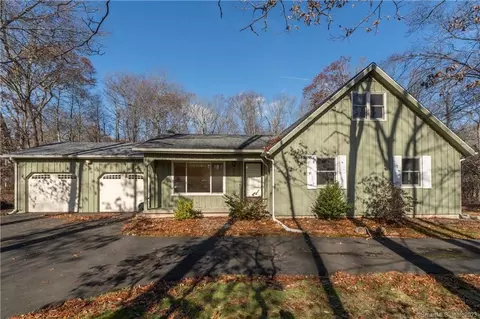 89 Laurel Grove Dr, Haddam, CT 06441