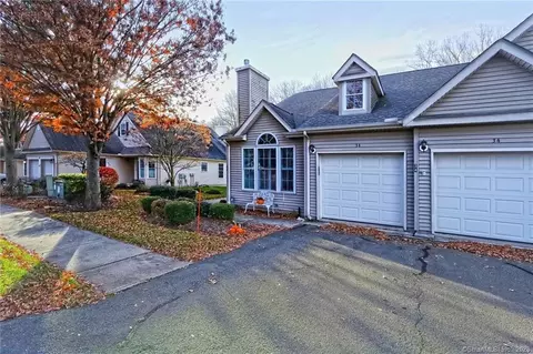 25 Hamden Hills Dr #34, Hamden, CT 06518