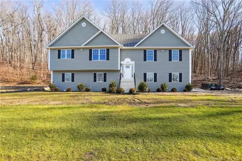 49 Shelley Rd, Bethel, CT 06801
