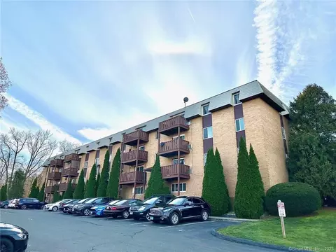 93 Clinic Dr #4, New Britain, CT 06051