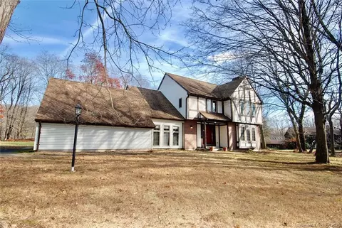 370 Mount Sanford Rd, Cheshire, CT 06410