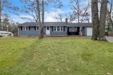 4 Betty Rd, Enfield, CT 06082