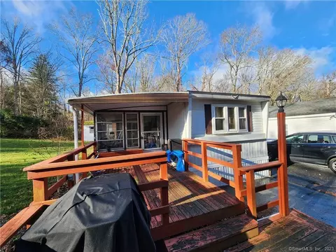 19 B Providence New London Tpk, North Stonington, CT 06359