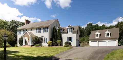 275 Burr Hall Rd, Middlebury, CT 06762