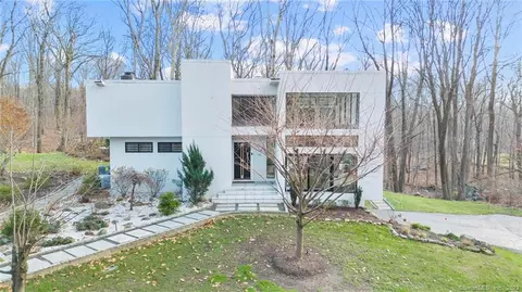 77 Chicken St, Wilton, CT 06897