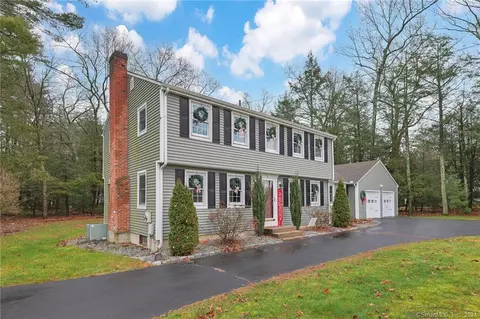 60 County Rd, Simsbury, CT 06070