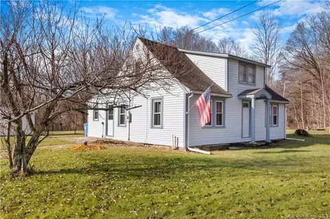 143 Pond Rd, Franklin, CT 06254