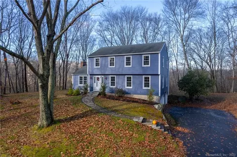 141 Saint Francis Woods Rd, Madison, CT 06443