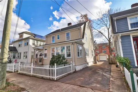 81 Staples St, Bridgeport, CT 06604