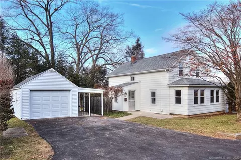 26 Lancaster St, Watertown, CT 06779