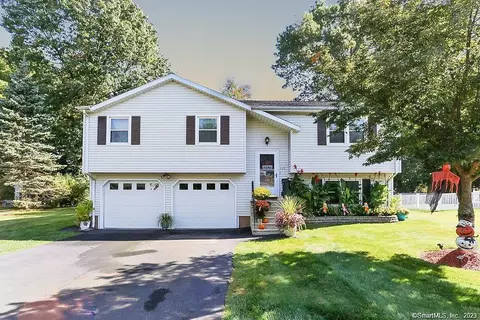 110 Dipietro Ln, Bristol, CT 06010