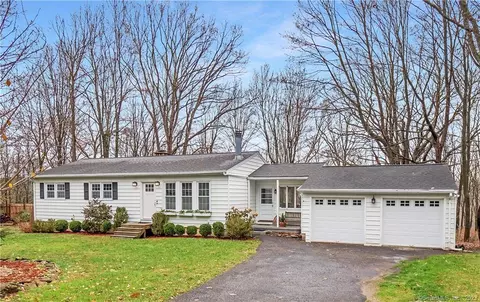 28 Bob Hill Rd, Ridgefield, CT 06877