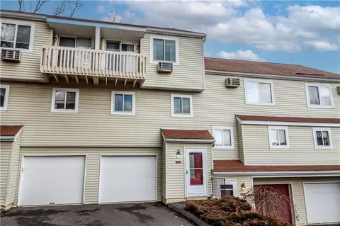 104 Coalpit Hill Rd #D8, Danbury, CT 06810