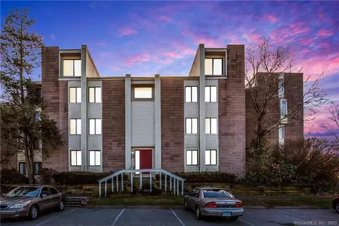 86 Burgundy Hill Ln #86, Middletown, CT 06457