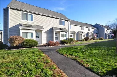 32 Hilltop Dr #32, Weatogue, CT 06089