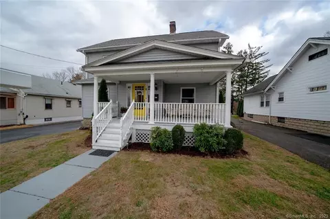 6 Harris St, Enfield, CT 06082