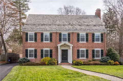16 Chelsea Ln, West Hartford, CT 06119
