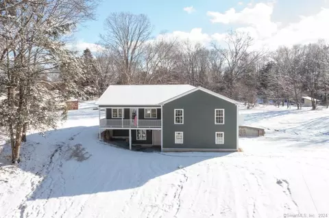 46 Cove Rd, Moodus, CT 06469