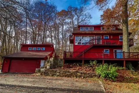 15 Pheasant Ln, New Milford, CT 06776