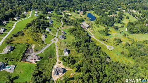 197 Willow Creek Estates Dr, Southbury, CT 06488