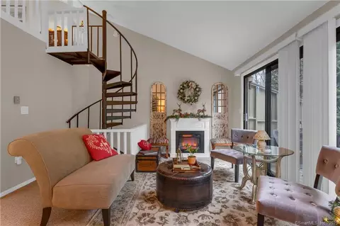 30 Saginaw Trl #30, Guilford, CT 06437