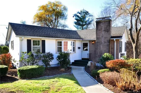 71 Clarkridge Rd, Wethersfield, CT 06109