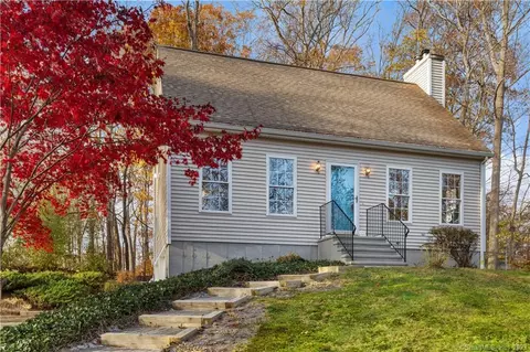 90 Marvel Rd, Guilford, CT 06437
