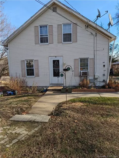 46 Pleasant St, Plainfield, CT 06374
