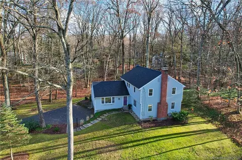 24 Musket Trl, Simsbury, CT 06070