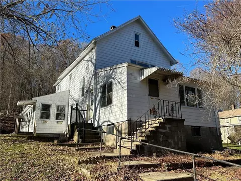 571 Beaver St, Ansonia, CT 06401