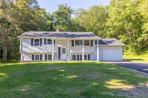 554 Old Hartford Rd, Colchester, CT 06415