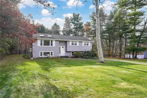 6 Lanz Ln, Ellington, CT 06029
