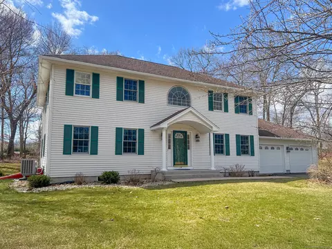 114 Cliffwood Dr, South Windsor, CT 06074