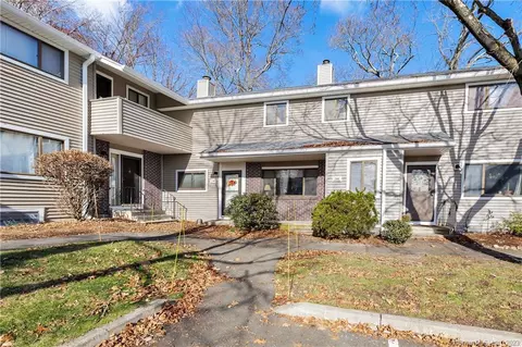 280 Shagbark Dr #280, Derby, CT 06418