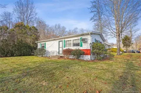 1 Old Forge Rd, Westbrook, CT 06498