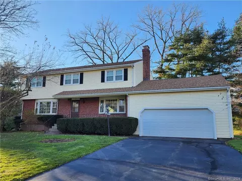 61 Vardon Rd, West Hartford, CT 06117