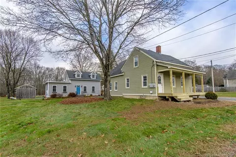 395-397 N Main St, Moosup, CT 06354