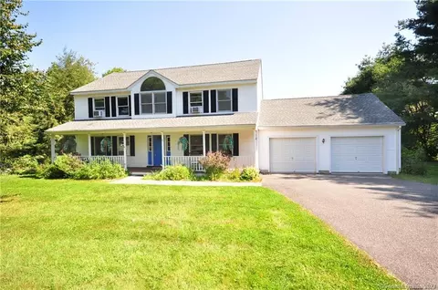 19 Sean Meadow Dr, Morris, CT 06763