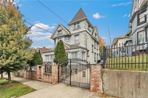 164 Coleman St, Bridgeport, CT 06605
