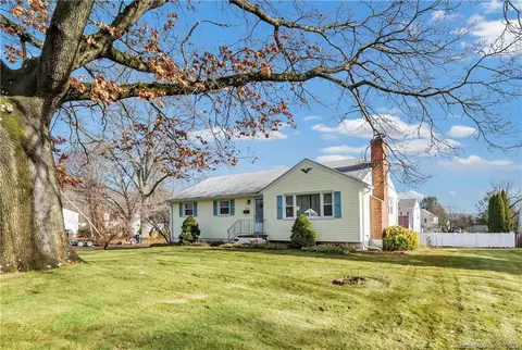 630 Hilltop Dr, Stratford, CT 06614
