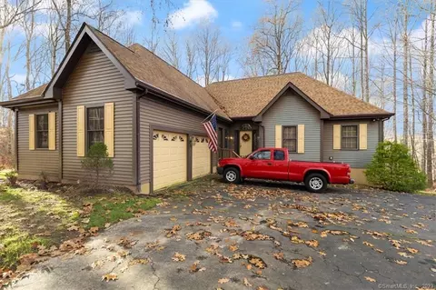 223 Fishing Brook Rd, Westbrook, CT 06498