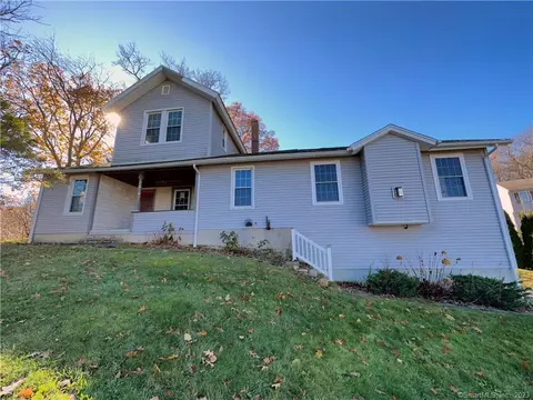 37 Edgewood Ave, Shelton, CT 06484