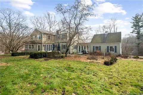 226 Silvermine Rd, New Canaan, CT 06840