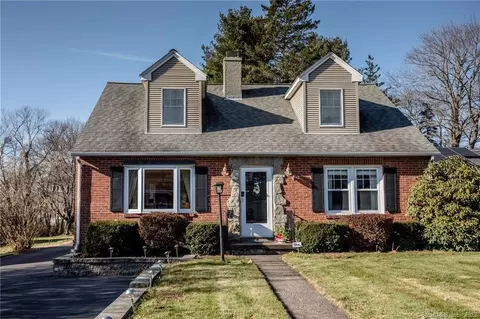 74 Maple Ave, Meriden, CT 06450
