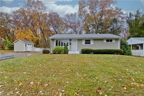 7 Booth St, Enfield, CT 06082